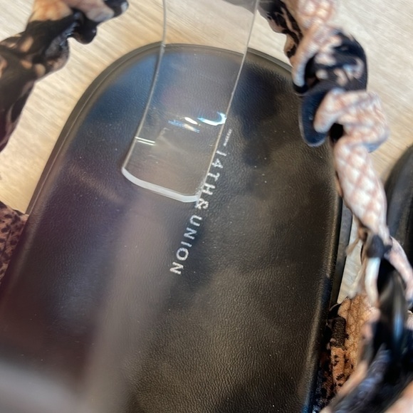 14th and Union Kylie Sandals Snake Print Size 7 - Picture 2 of 8